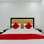 Hotel O Red Apple Homes
