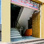 Hotel O Red Apple Homes