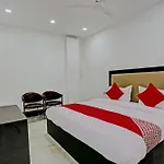 Hotel O Red Apple Homes
