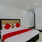 Hotel O Red Apple Homes