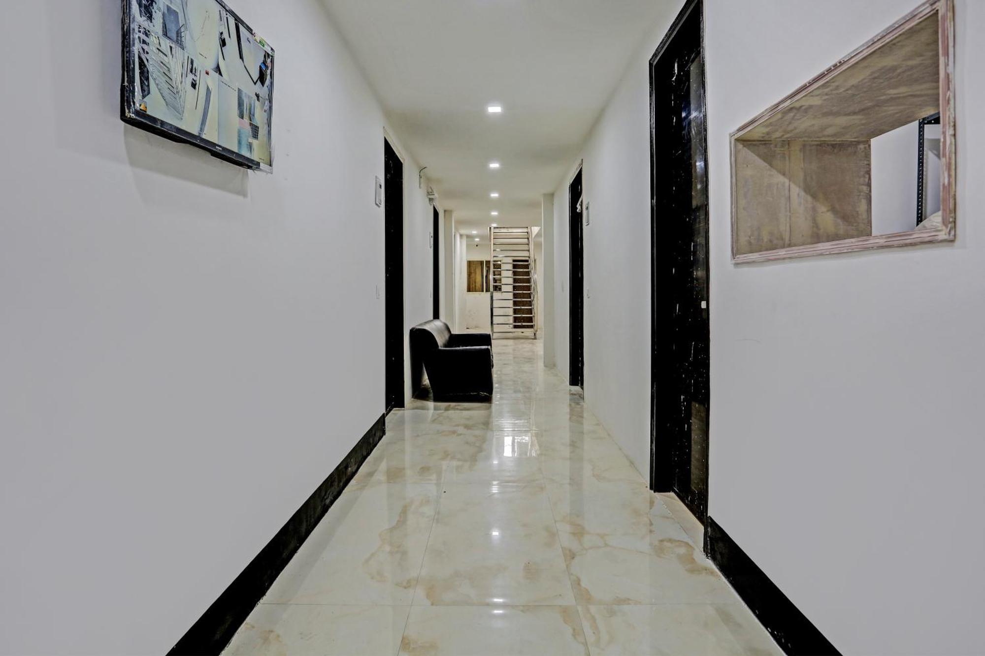 Hotel O Red Apple Homes