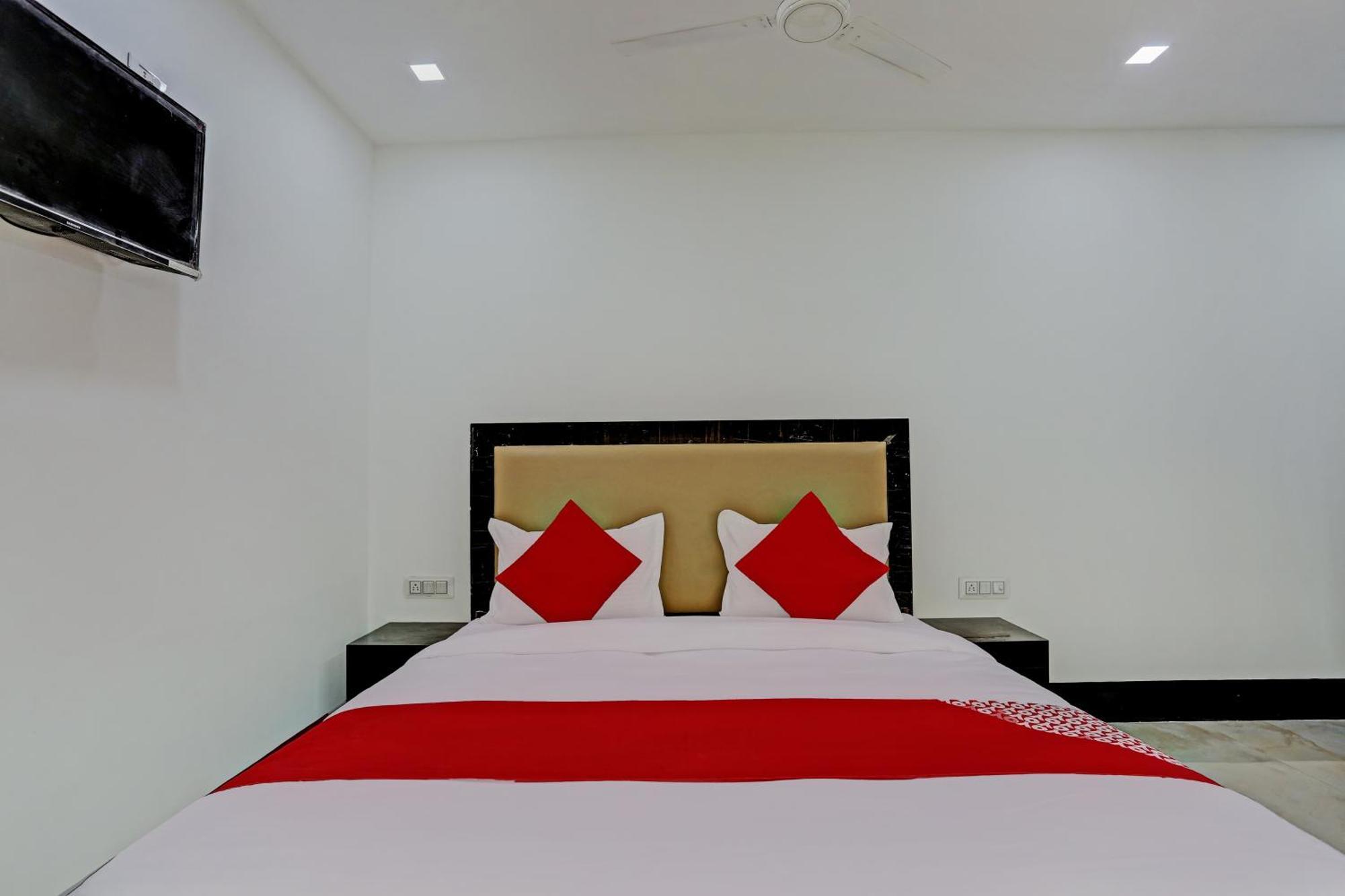 Hotel O Red Apple Homes 4*