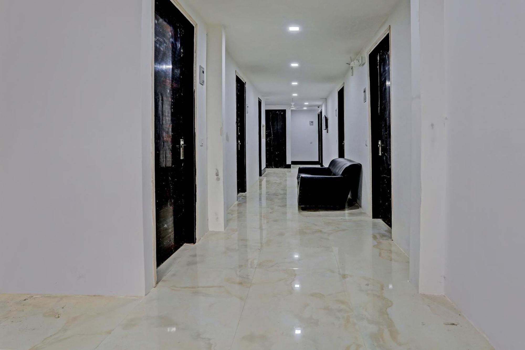 Hotel O Red Apple Homes 4*